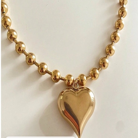 Gold Beaded Heart Exaggerated Necklace - Picture 5 of 6